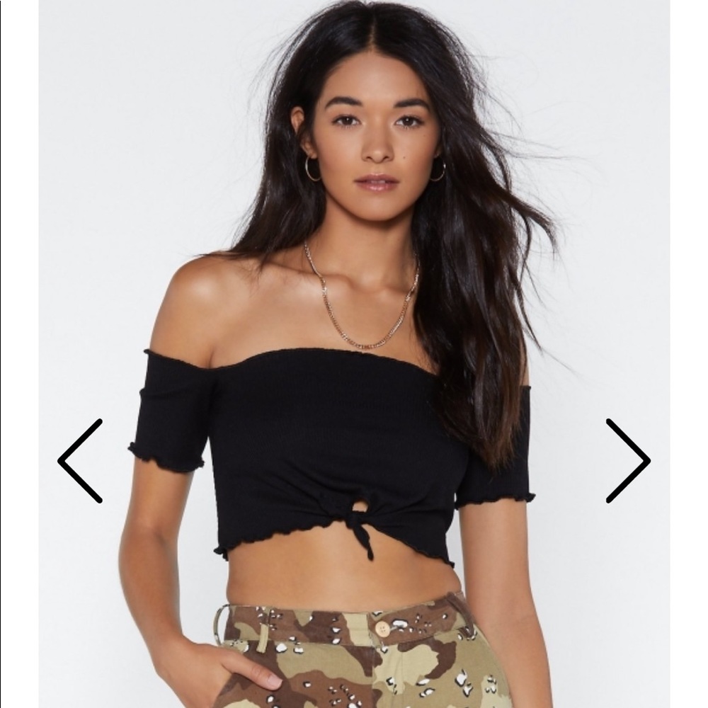 2 off-shoulders crop top